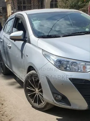Toyota Yaris 2020 Silver