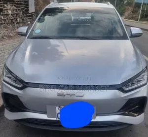 Photo - BYD E2 43 kWh 94 hp FWD 2024 Silver