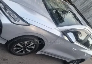 BYD E2 43 kWh 94 hp FWD 2024 Silver