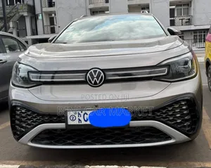 Photo - Volkswagen ID.6 Crozz 85 kWh RWD 2022 Gold