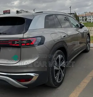 Volkswagen ID.6 Crozz 85 kWh RWD 2022 Gold