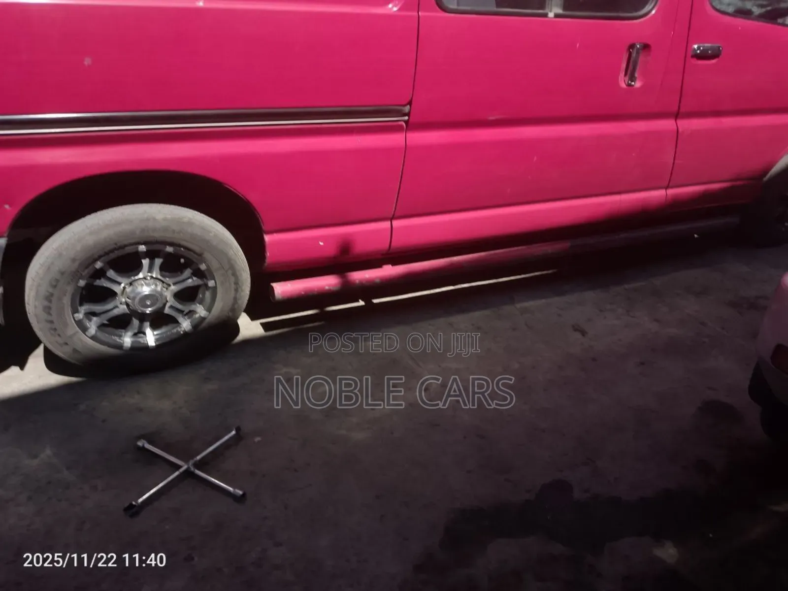 Toyota HiAce 2011 Red