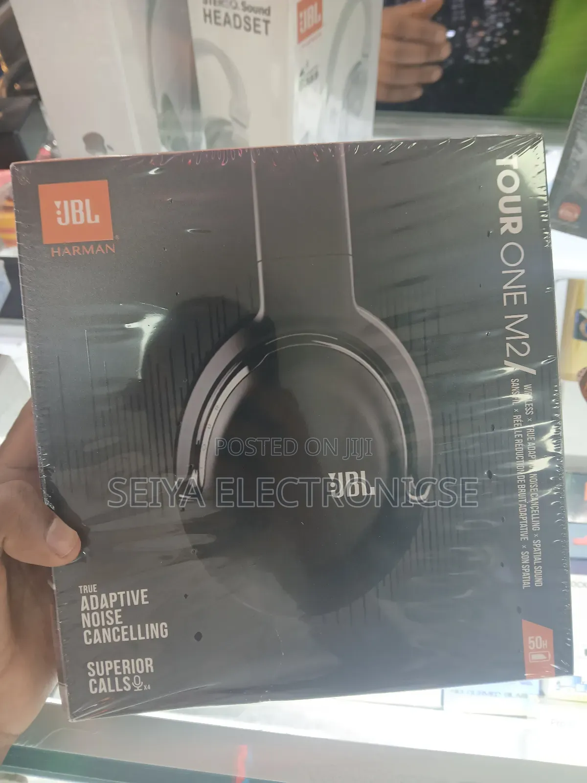 Jbl Tour One M2 Wireless Over-ear Noise-cancelling Headphones.