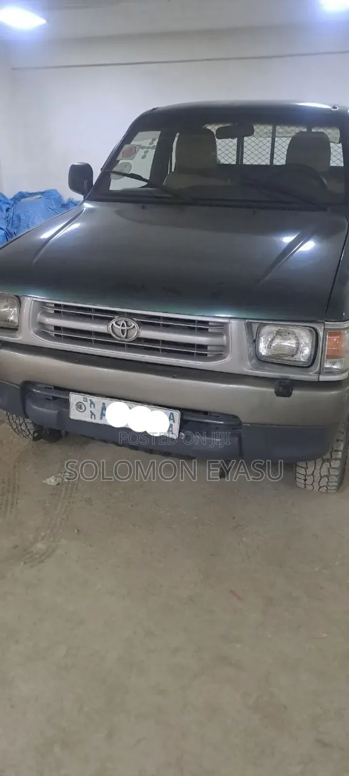 Toyota Hilux 2000 Green