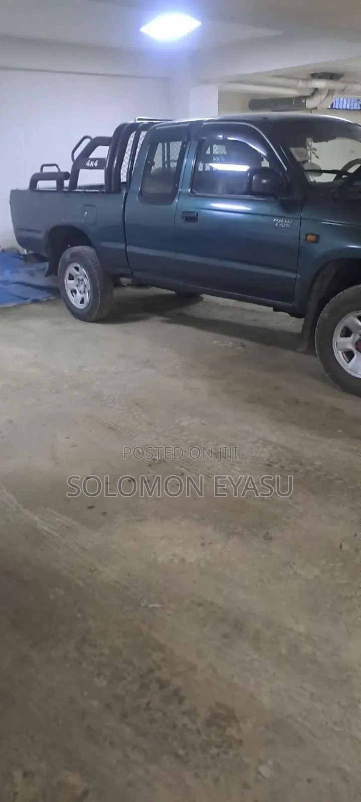 Toyota Hilux 2000 Green