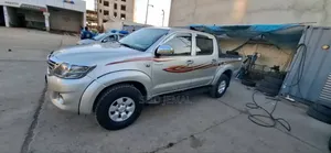 Toyota Hilux 2009 Silver