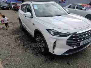 Photo - Jetour X70 Plus 2022 White