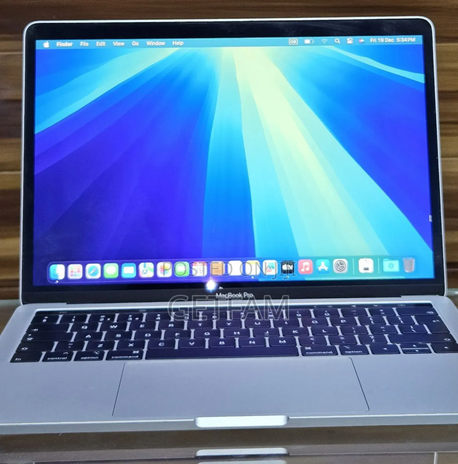 New Laptop Apple MacBook Pro 2019 8GB Intel Core I5 SSD 128GB