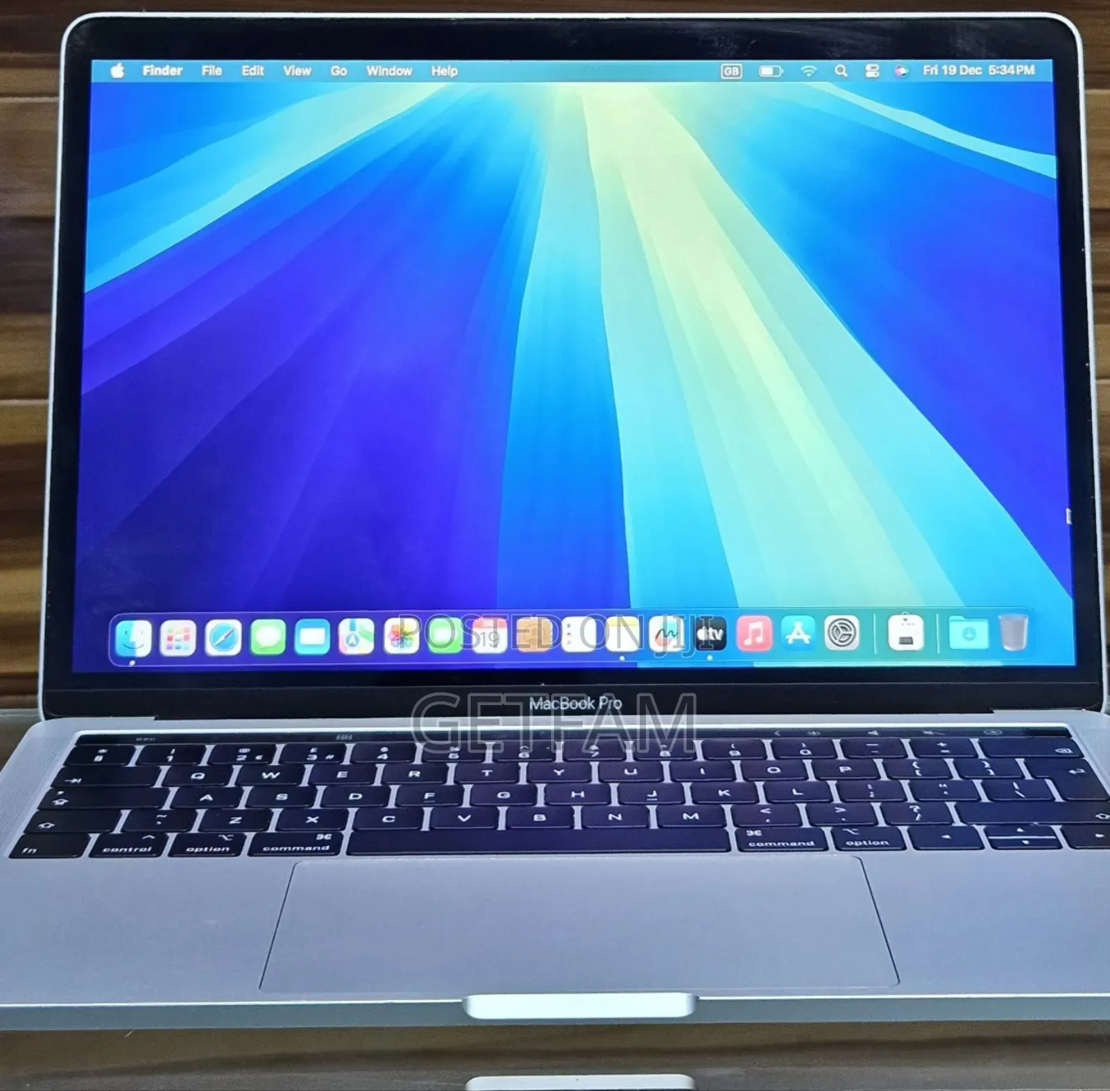 New Laptop Apple MacBook Pro 2019 8GB Intel Core I5 SSD 128GB