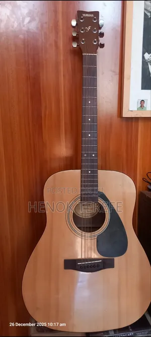 Yamaha F310 Guitar
