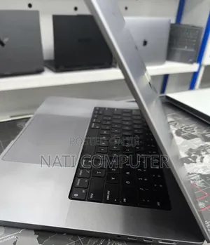 Photo - New Laptop Apple MacBook Pro M1 16GB Apple M1 Max SSD 1T