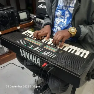 Yamaha PSS 470 Keyboard