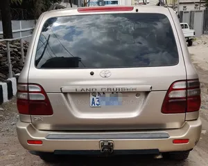 Toyota Land Cruiser 2005 Gold