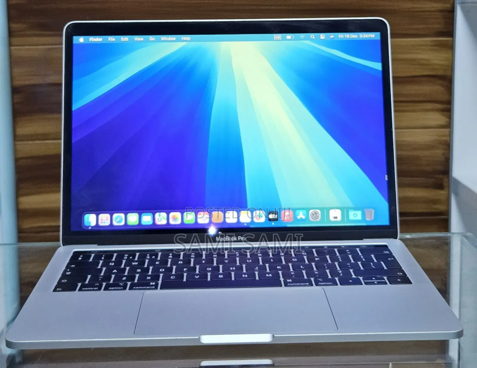 New Laptop Apple MacBook Pro 2019 8GB Intel Core I5 SSD 128GB