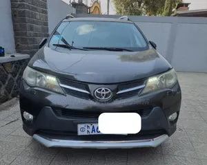 Photo - Toyota RAV4 2015 Gray