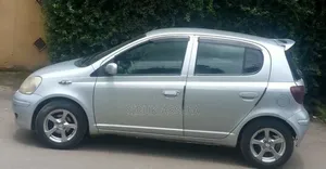 Toyota Vitz 2002 Silver