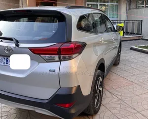 Toyota Rush 2021 Off white