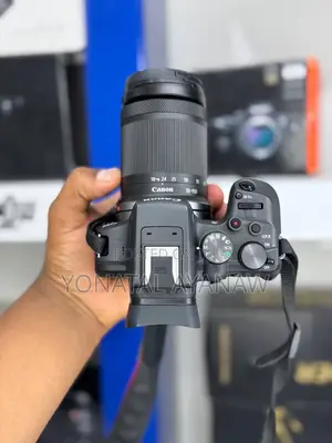 Canon R10 With 18-150mm