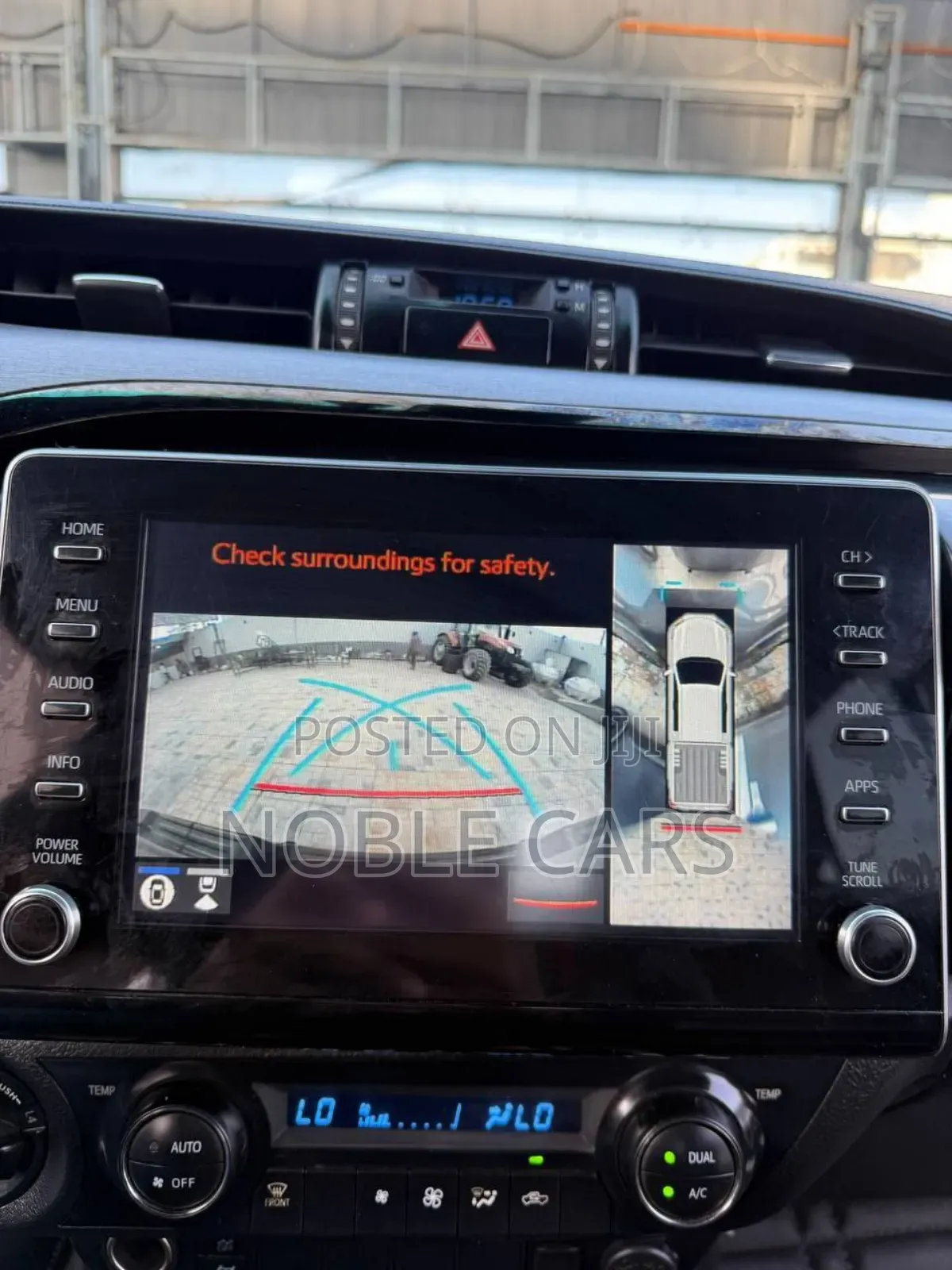 Toyota Hilux 2023 Gray