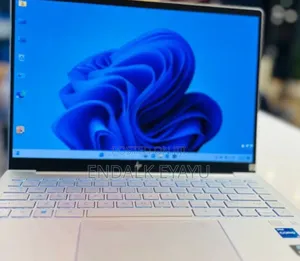 Photo - New Laptop HP 16GB Intel Core I5 SSD 1T