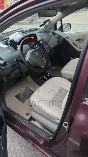 Toyota Yaris 2008 Red