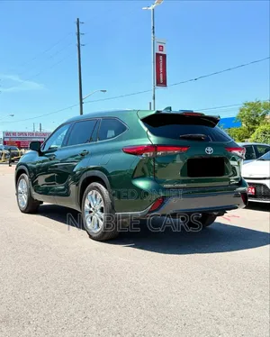 Toyota Highlander Hybrid 2024 Green