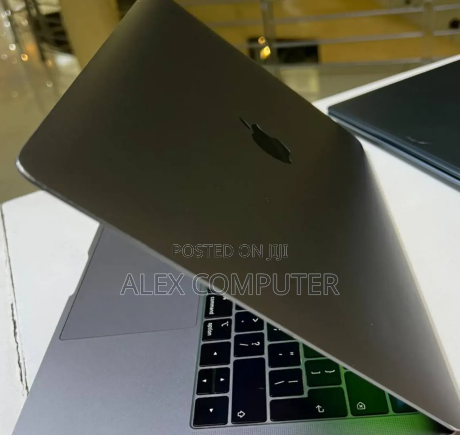 New Laptop Apple MacBook Pro 2019 8GB Intel Core I5 SSD 128GB