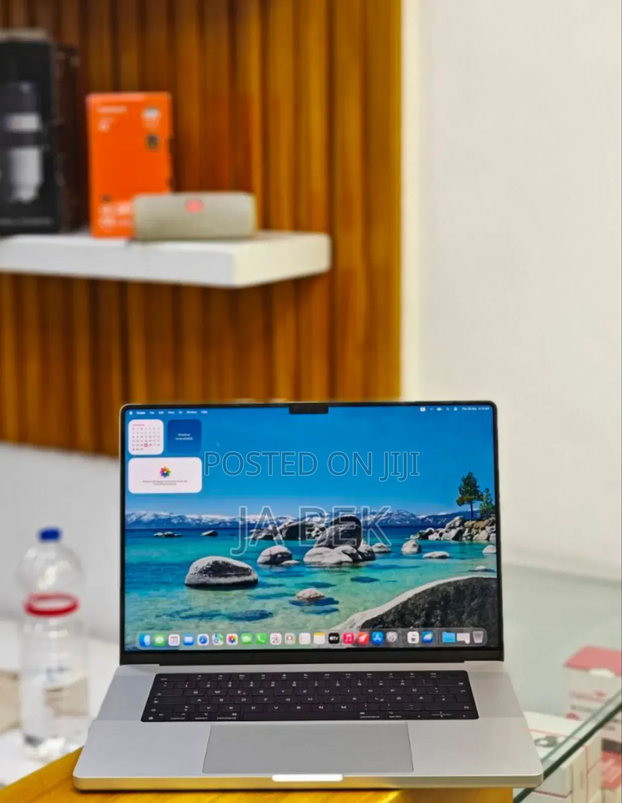 New Laptop Apple MacBook Pro M1 16GB Apple M1 Pro SSD 512GB