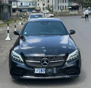 Photo - Mercedes-Benz C200 2021 Matt Black