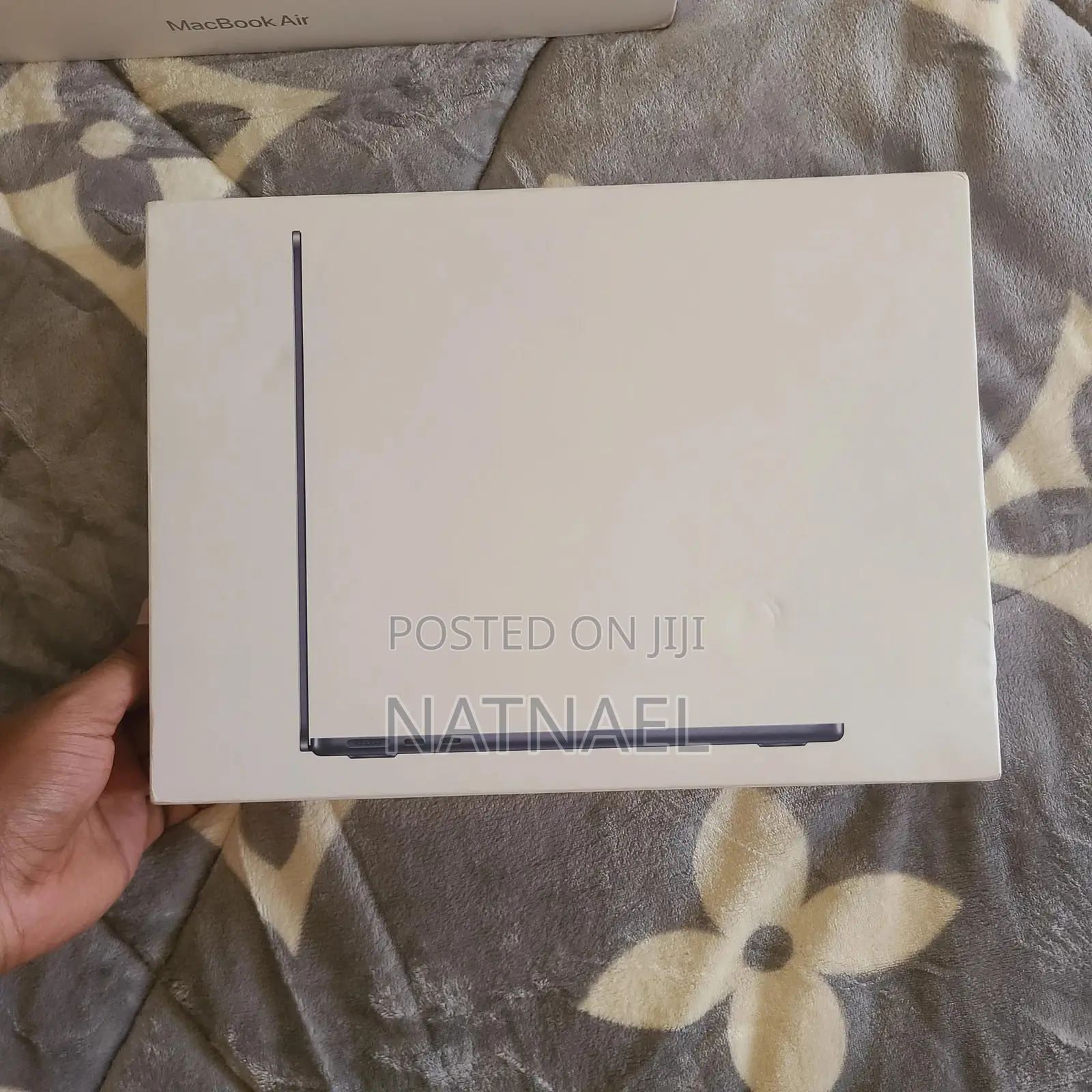 New Laptop Apple MacBook Air 2025 M4 13-Inch 16GB Apple M4 SSD 256GB