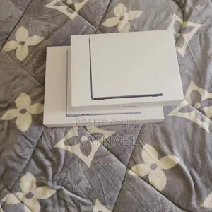 New Laptop Apple MacBook Air 2025 M4 13-Inch 16GB Apple M4 SSD 256GB