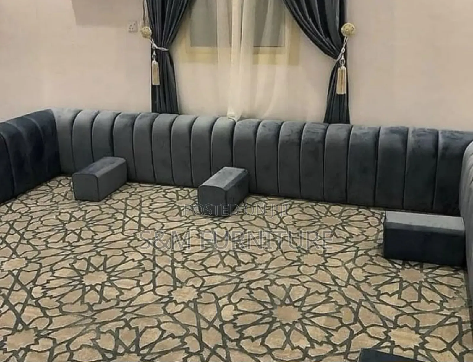 Gray Arabian Majlis Backrest for Cool Home. መጅሊስ ድጋፍ