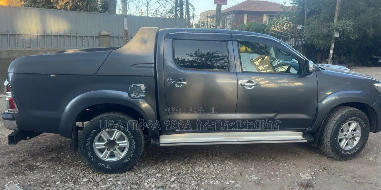 Toyota Hilux 2012 Gray