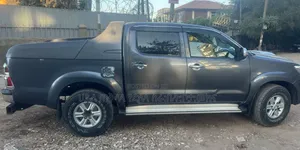 Toyota Hilux 2012 Gray