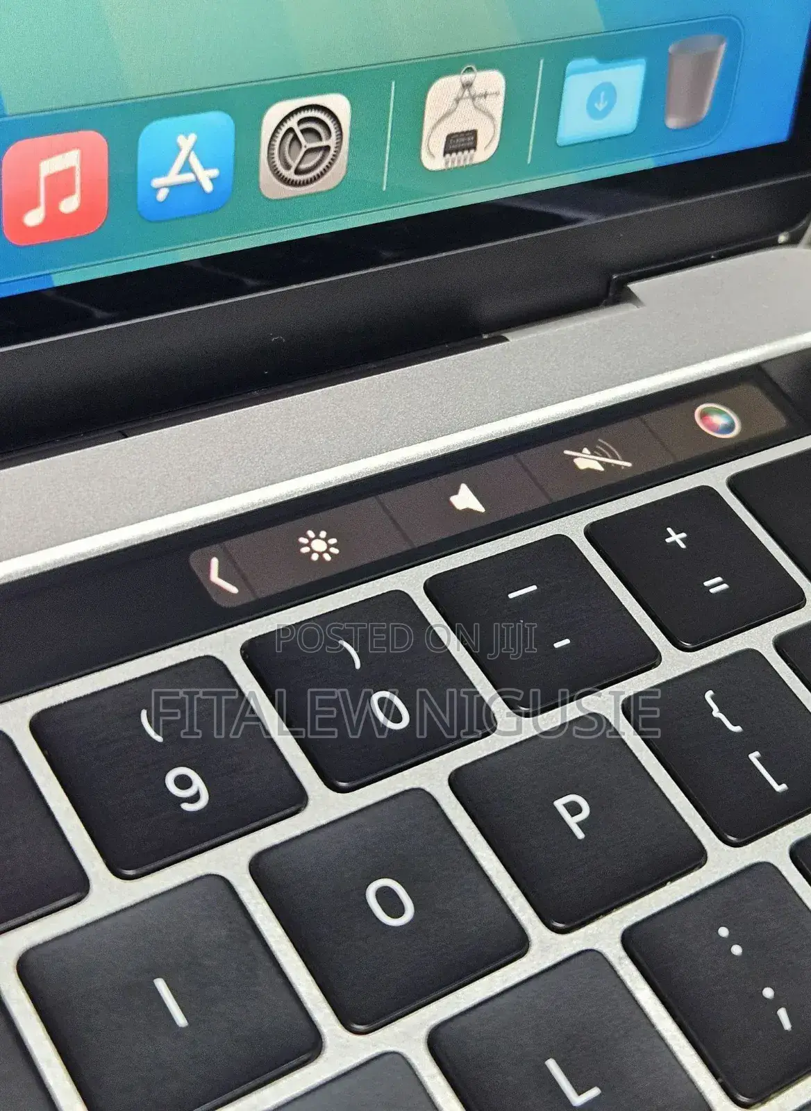 New Laptop Apple MacBook Air 2019 8GB Intel Core I5 SSD 128GB