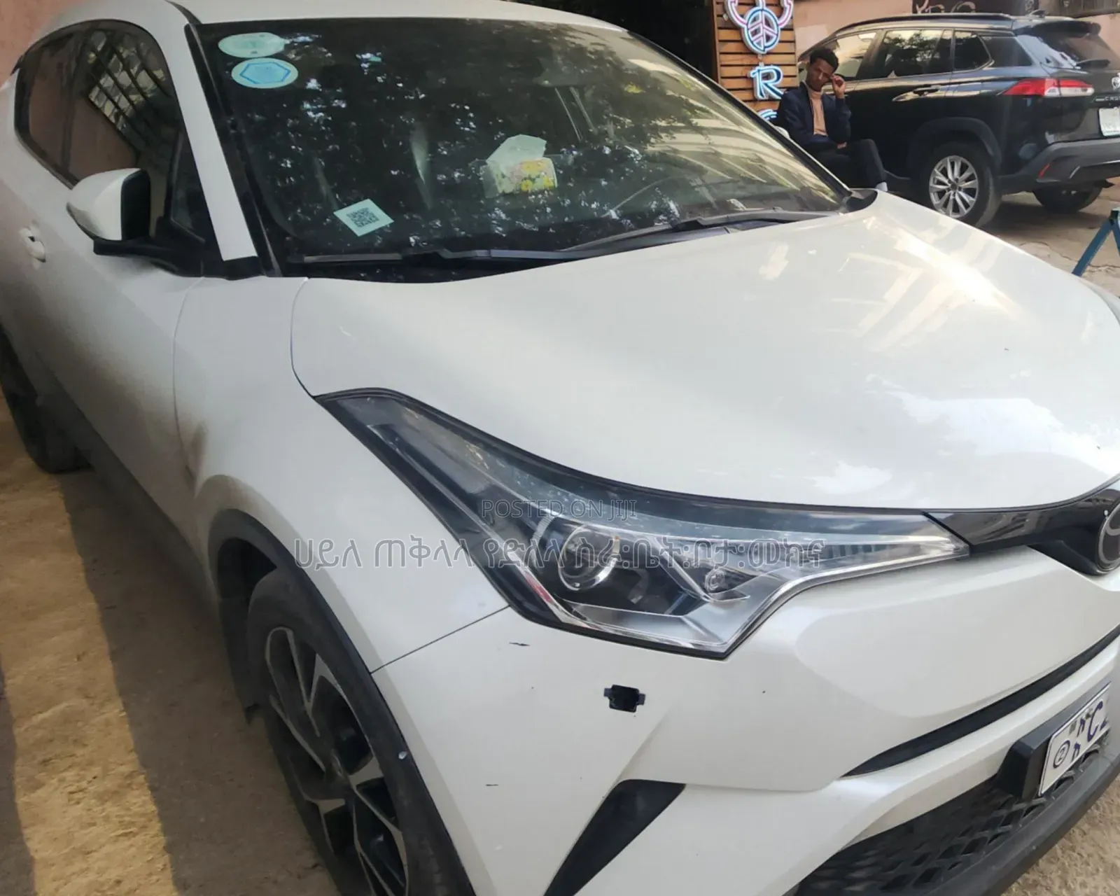 Toyota C-HR LE 2021 Off white