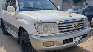 Photo - Toyota Land Cruiser 2006 Off white