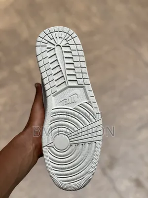 Air Jordan 1 High Og: Neutral Grey Metallic Silver [Free Delivery]