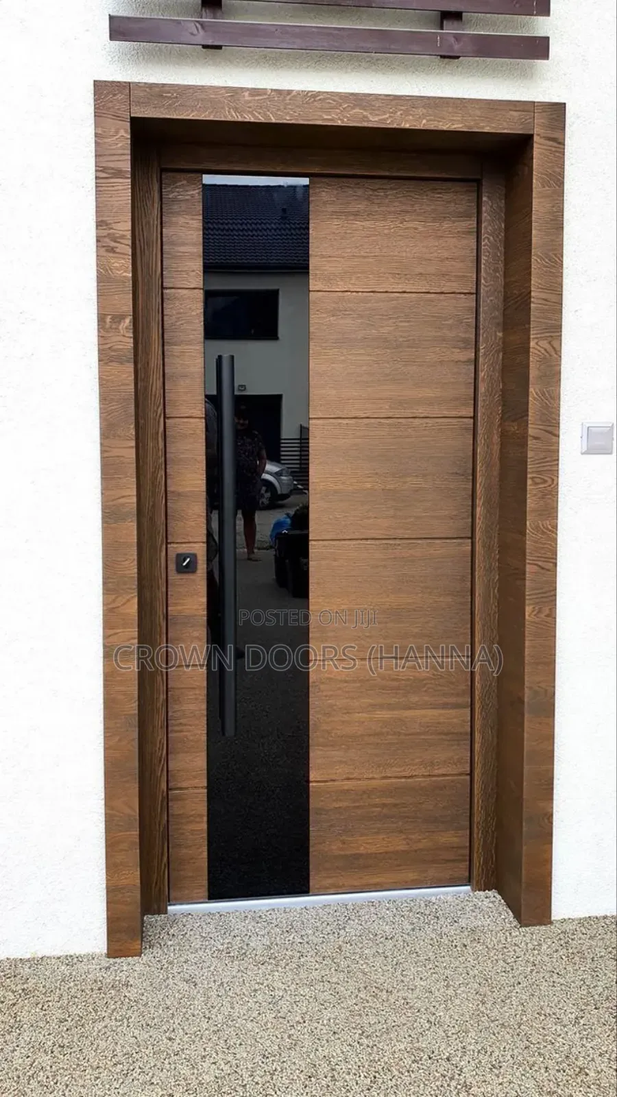 Engineered Wooden Door for Main Gate Indoors.