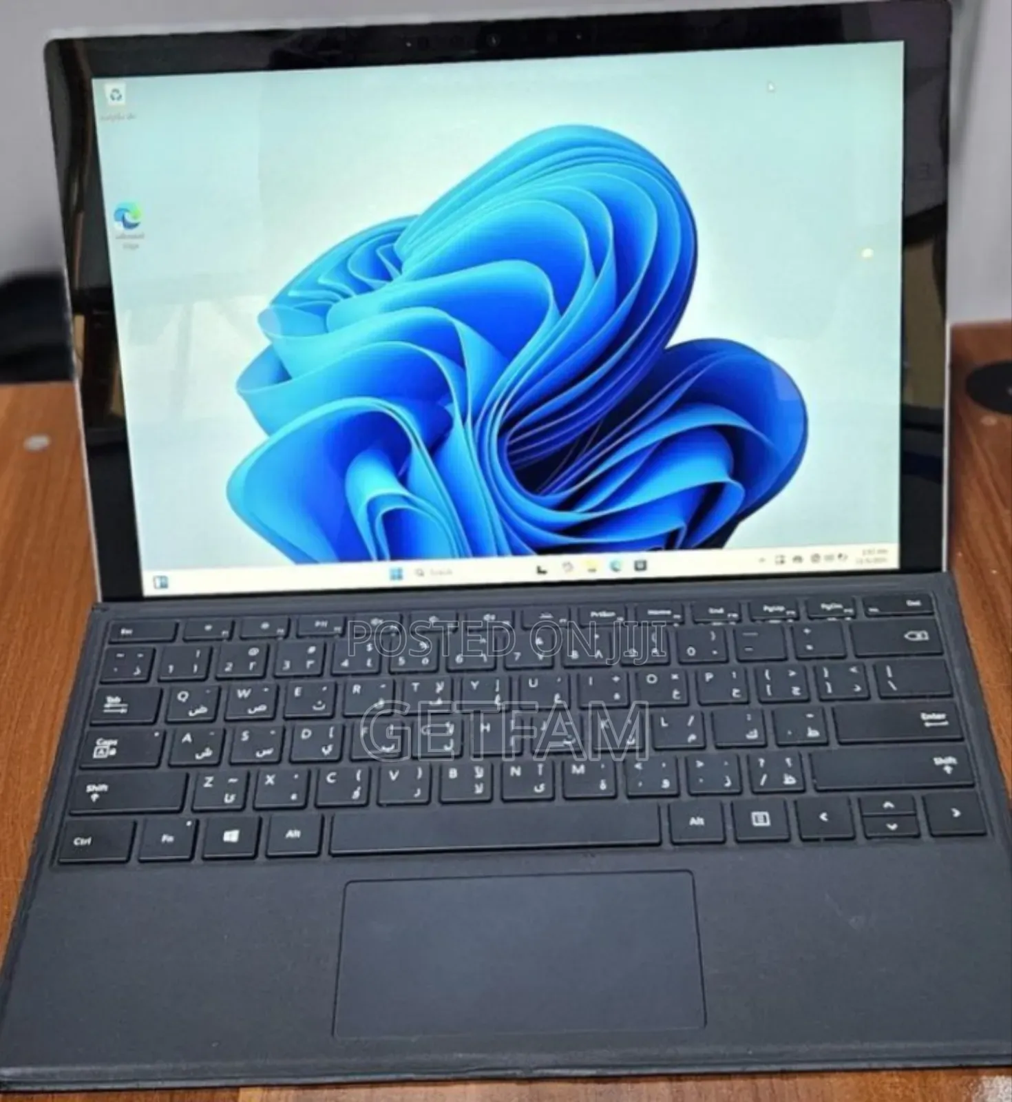 New Laptop Microsoft Surface 8GB Intel SSD 128GB