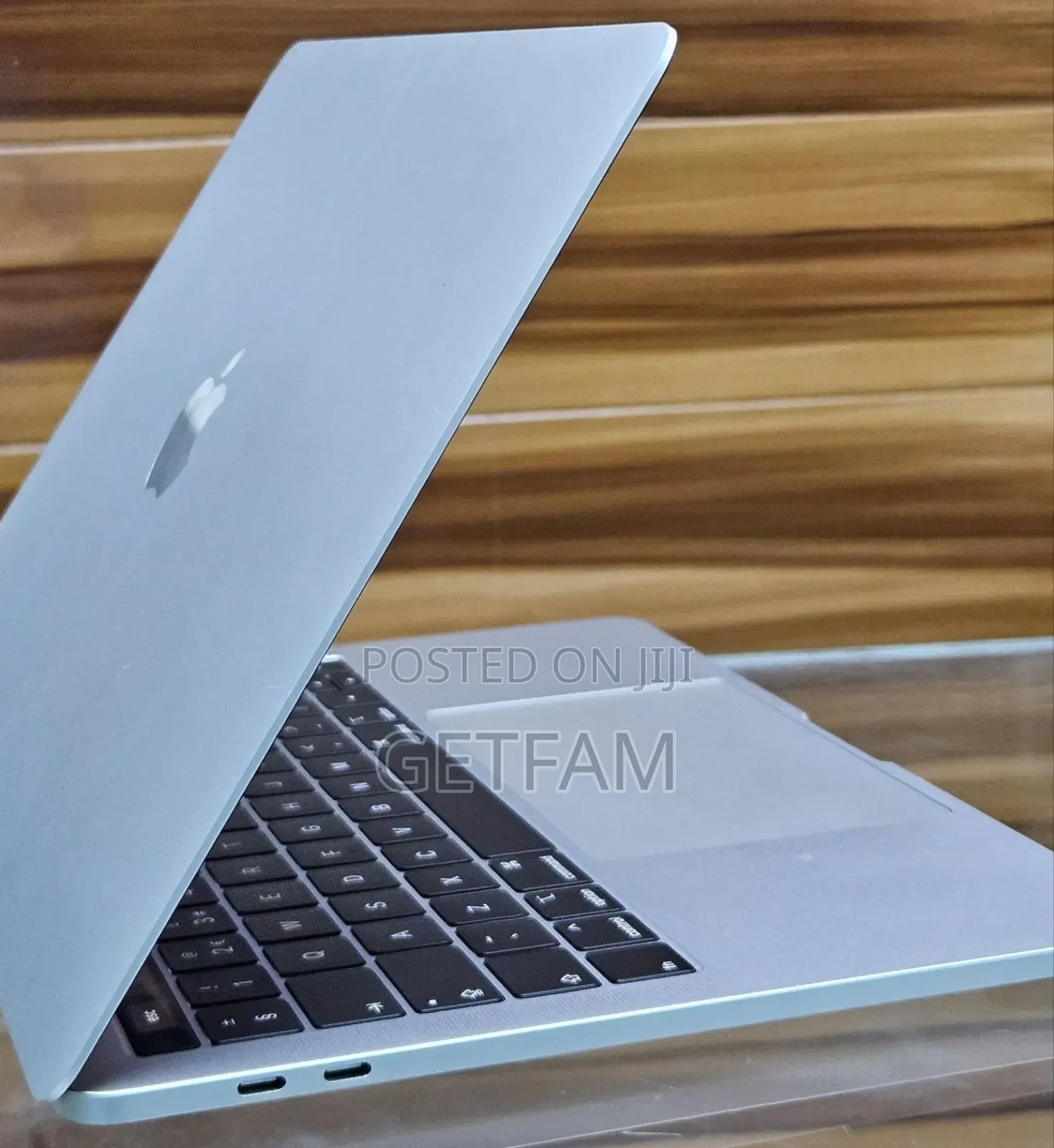 New Laptop Apple MacBook Pro 2019 8GB Intel Core I5 SSD 128GB