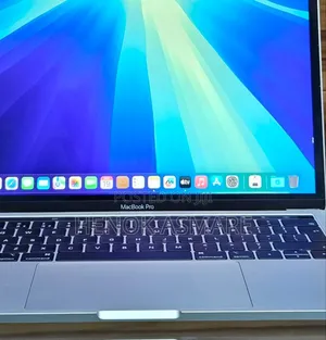 Photo - New Laptop Apple MacBook Pro 2019 8GB Intel Core I5 SSD 128GB