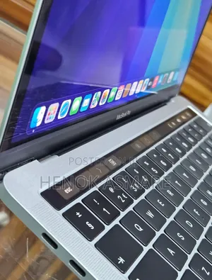 New Laptop Apple MacBook Pro 2019 8GB Intel Core I5 SSD 128GB