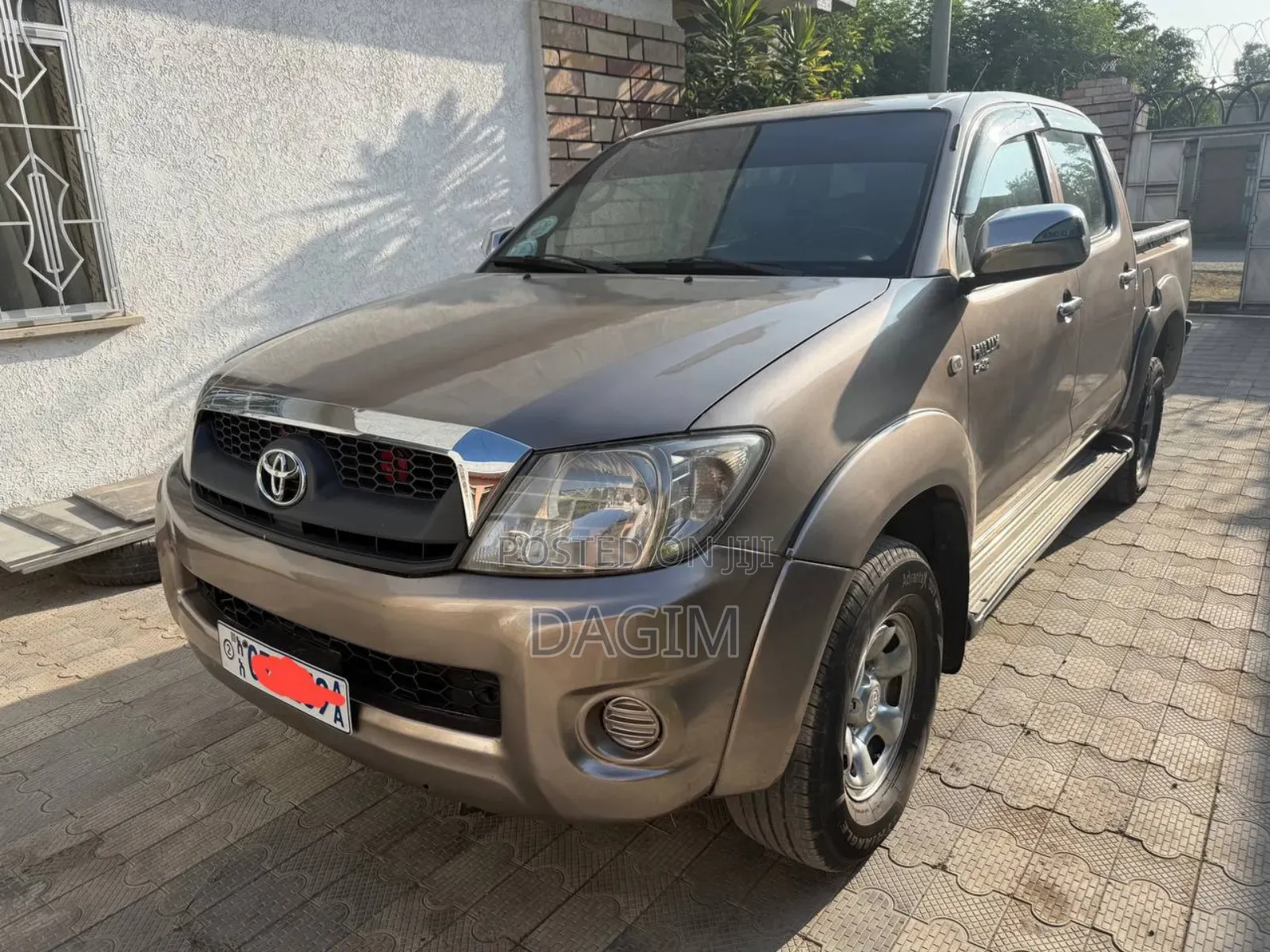 Toyota Hilux 2010 Brown