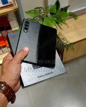 New Samsung Galaxy Z Fold 3 256 GB Black