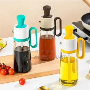 Integrated Brushing And Pouring Seasoning Bottle