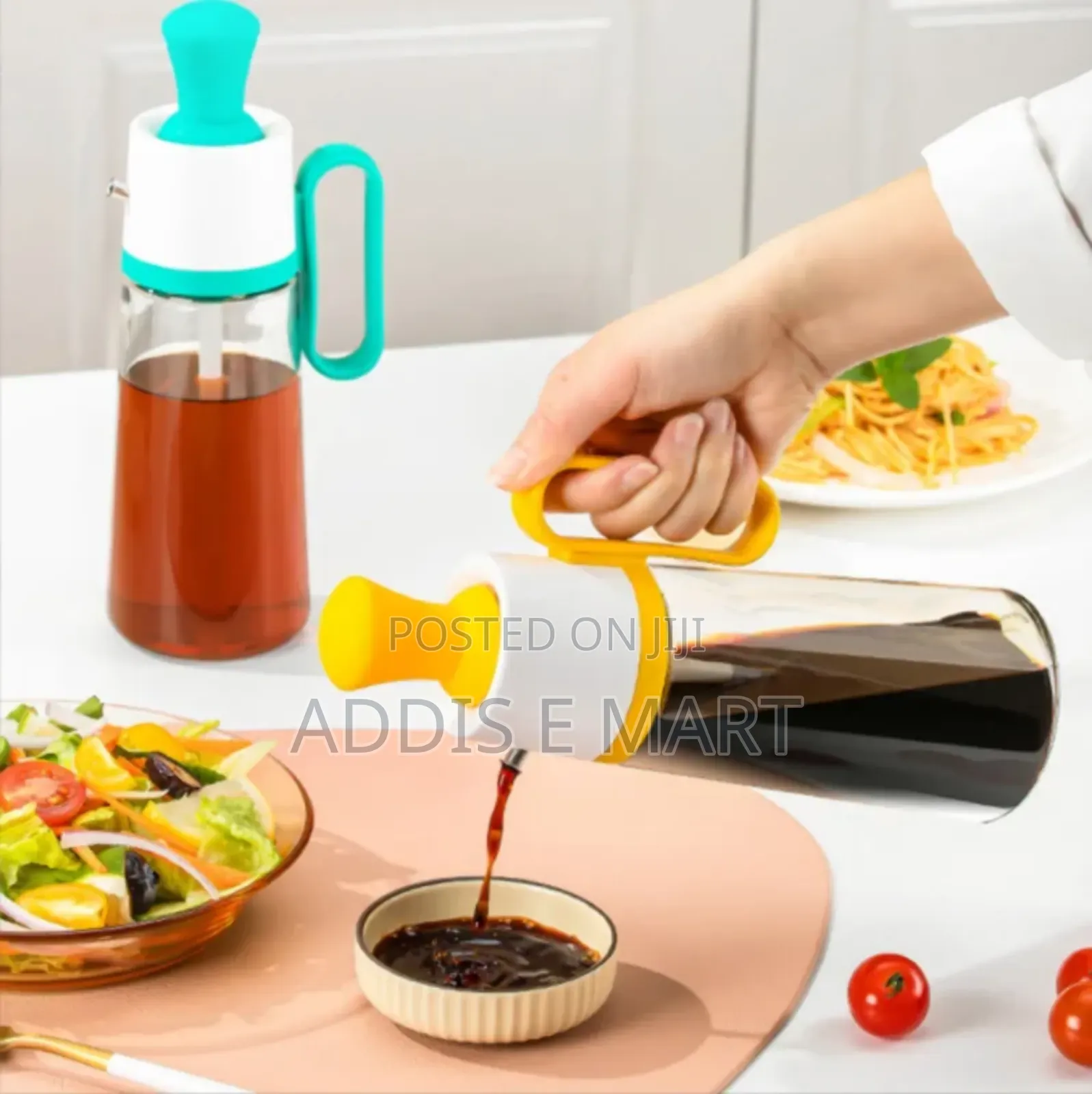 Integrated Brushing And Pouring Seasoning Bottle