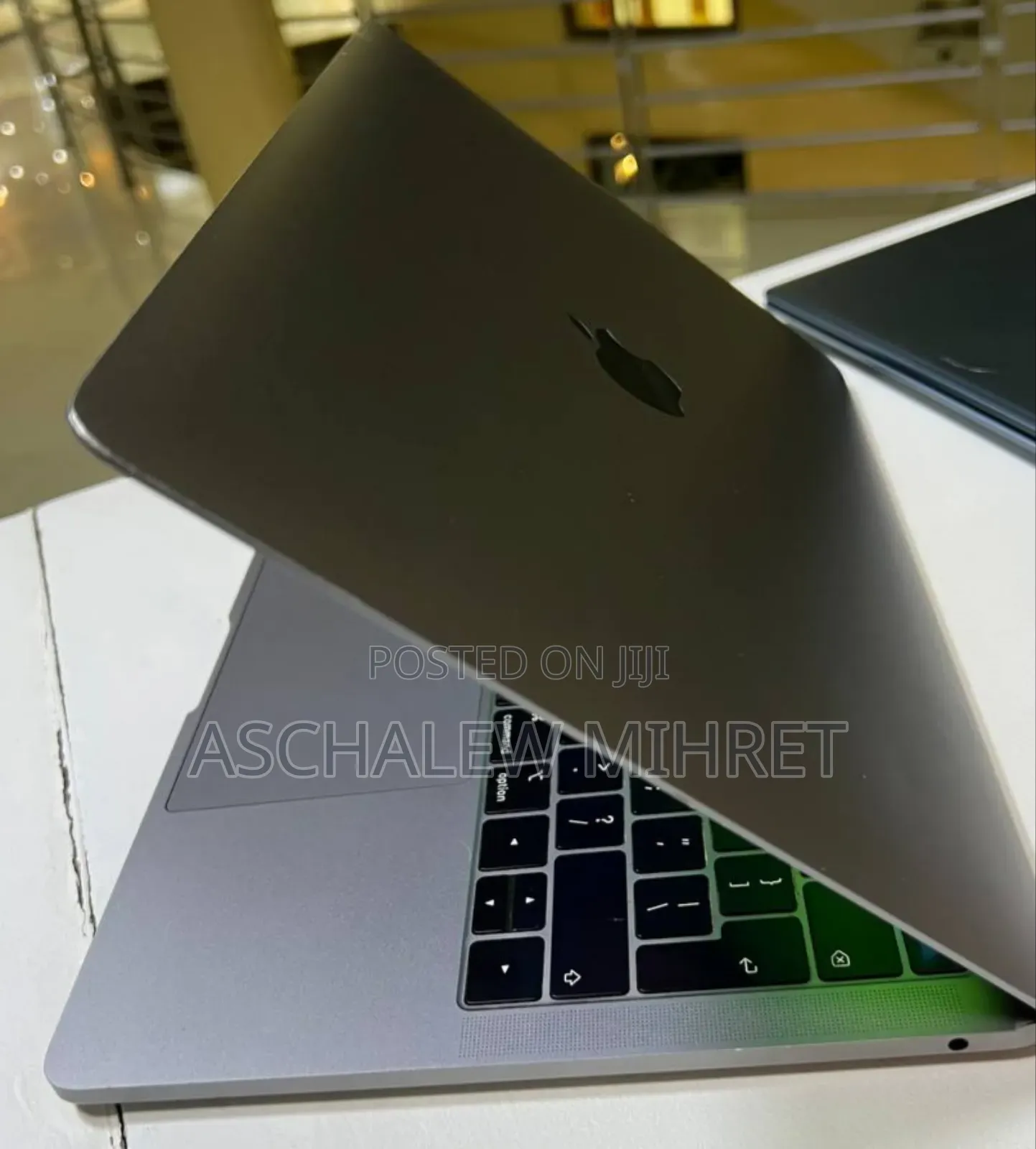 New Laptop Apple MacBook Pro 2019 8GB Intel Core I5 SSD 128GB