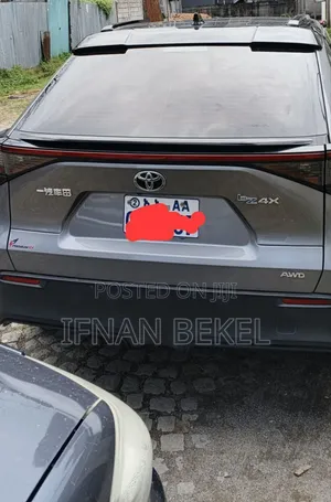 Toyota bZ4X 71.4 kWh AWD 2023 Gray