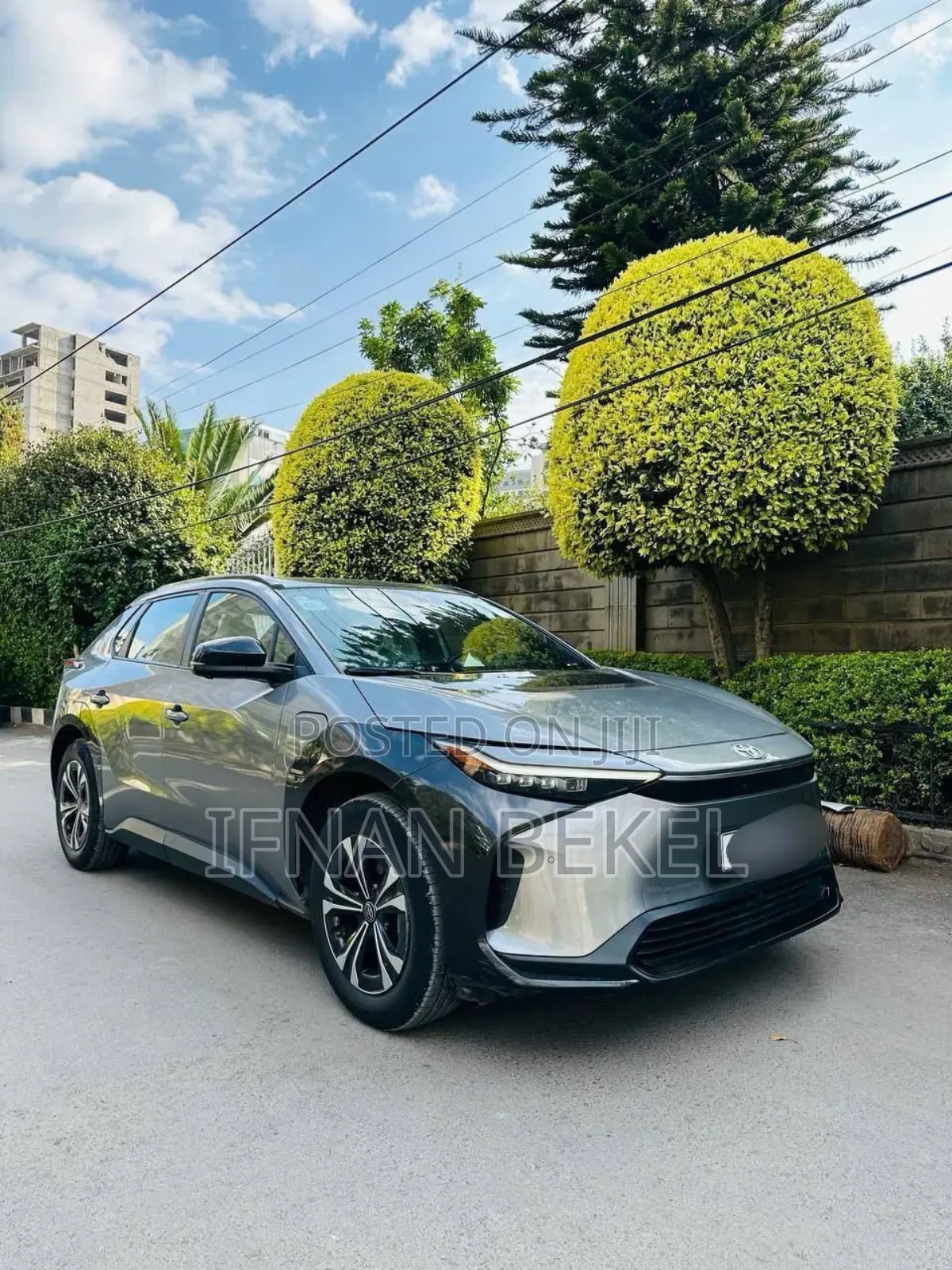 Toyota bZ4X 71.4 kWh AWD 2023 Gray